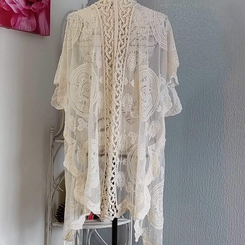 Kimono - Picture 2 of 3